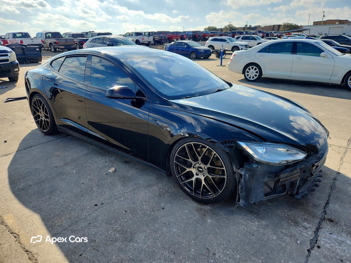 Tesla Model S 2015