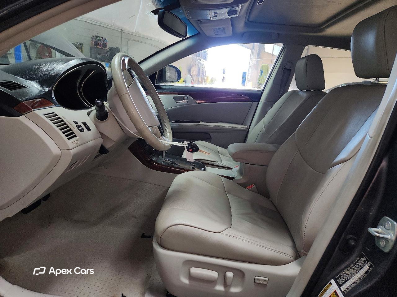 Toyota Avalon 2011