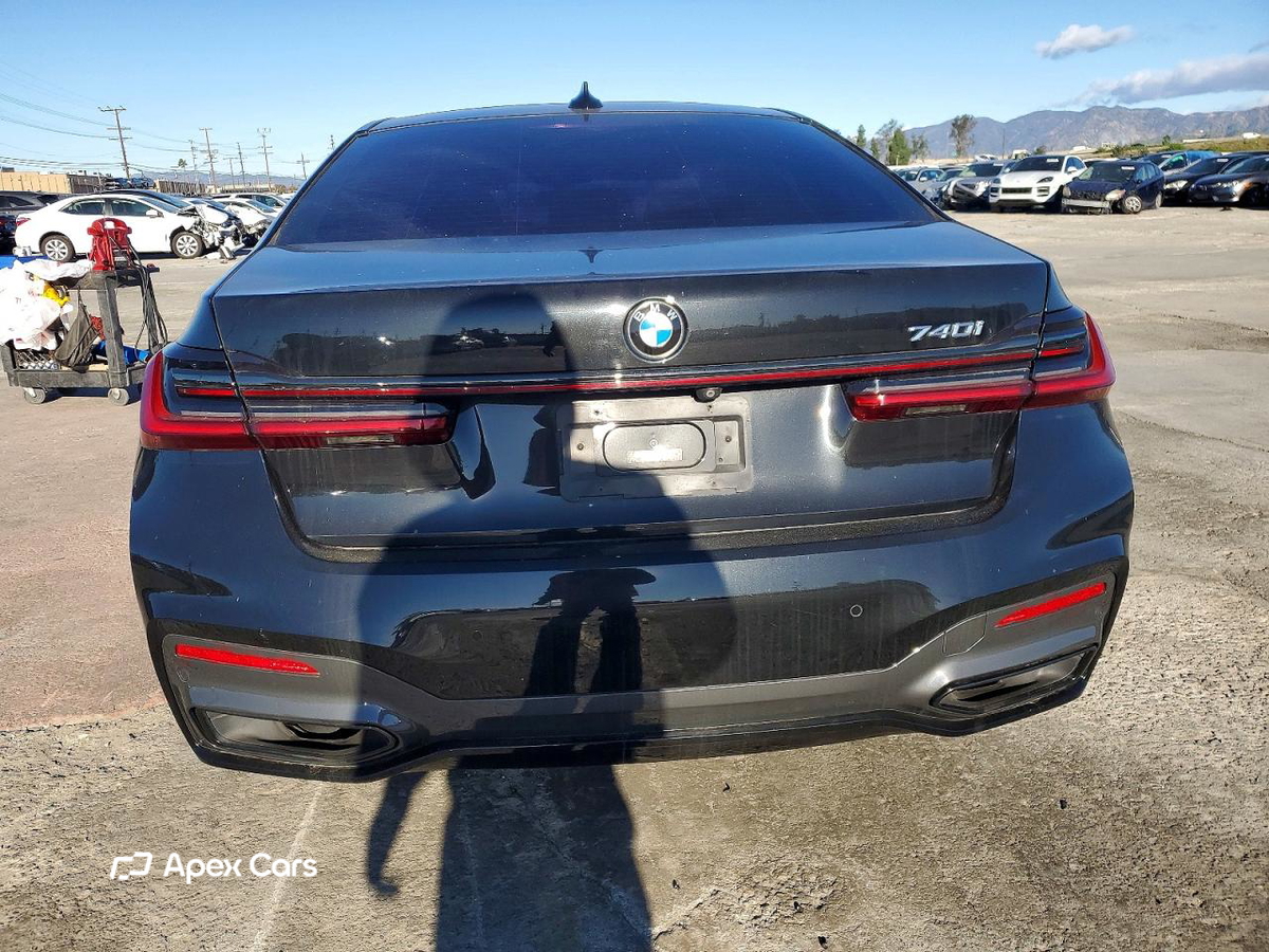 BMW Series 7 2021