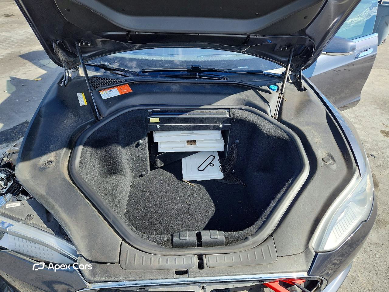 Tesla Model S 2015