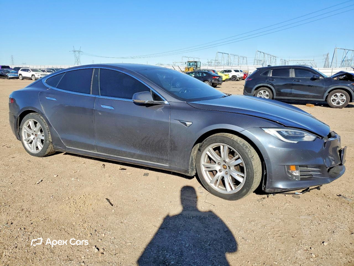 Tesla Model S 2020