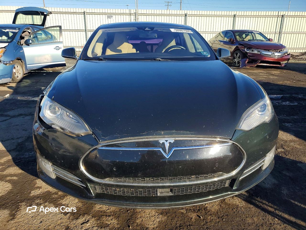 Tesla Model S 2014