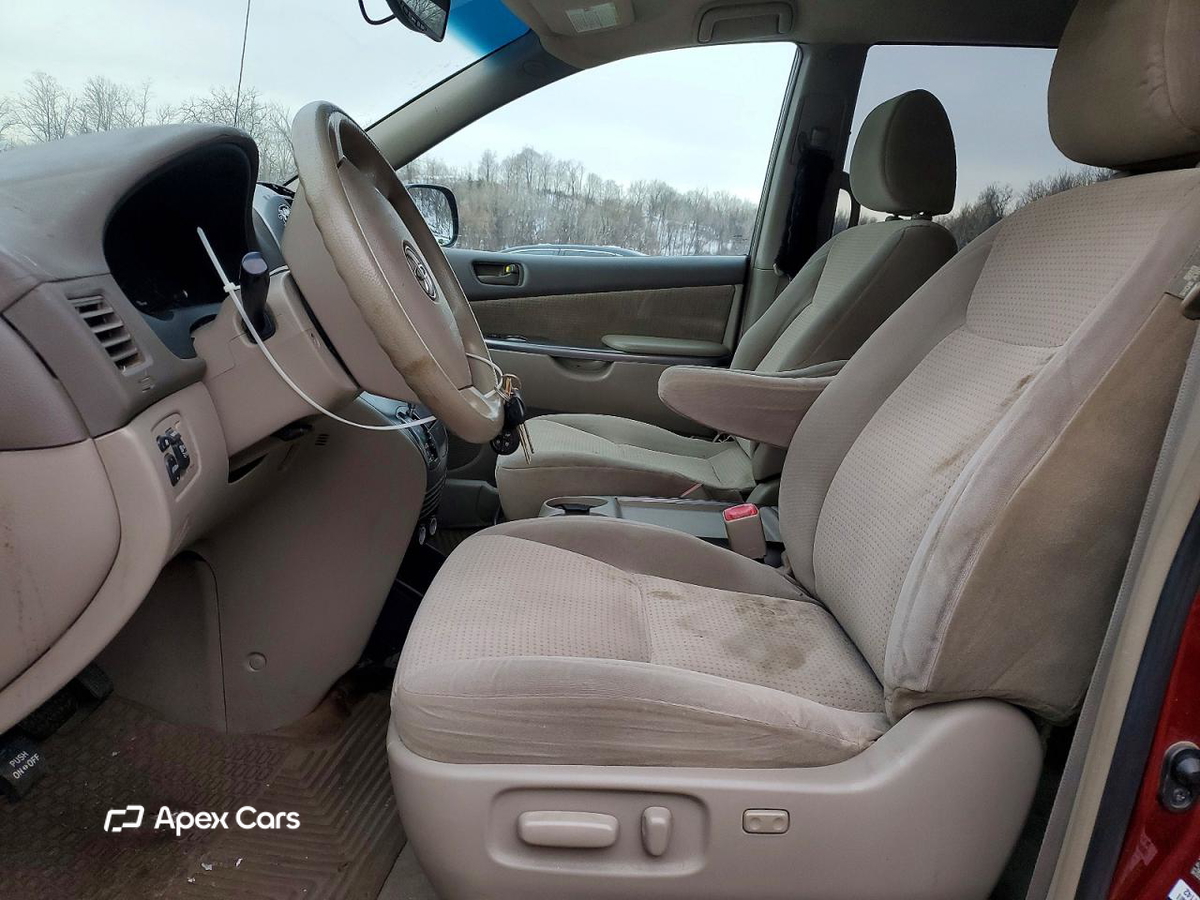 Toyota Sienna 2010