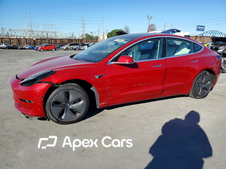 Tesla Model 3 2020 - Image 1 of 13