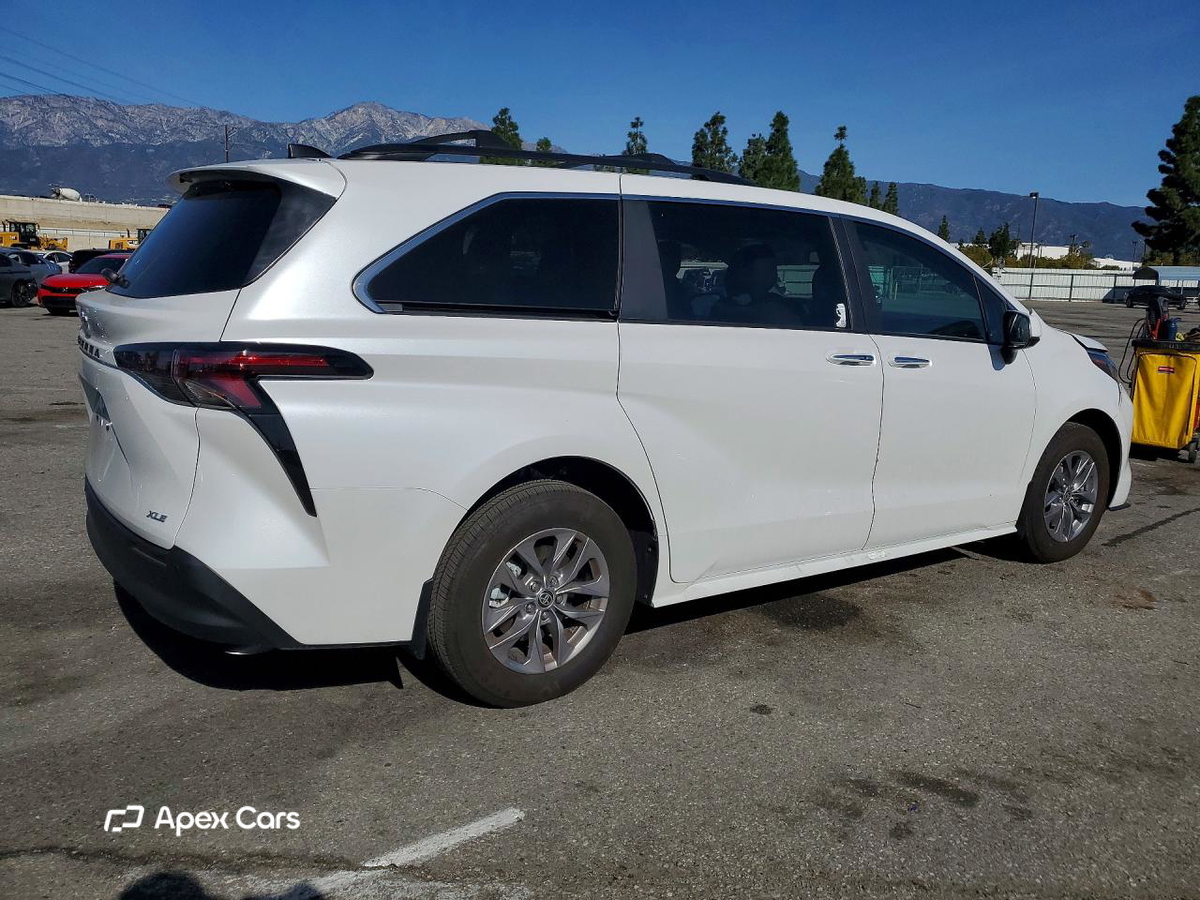 Toyota Sienna 2025