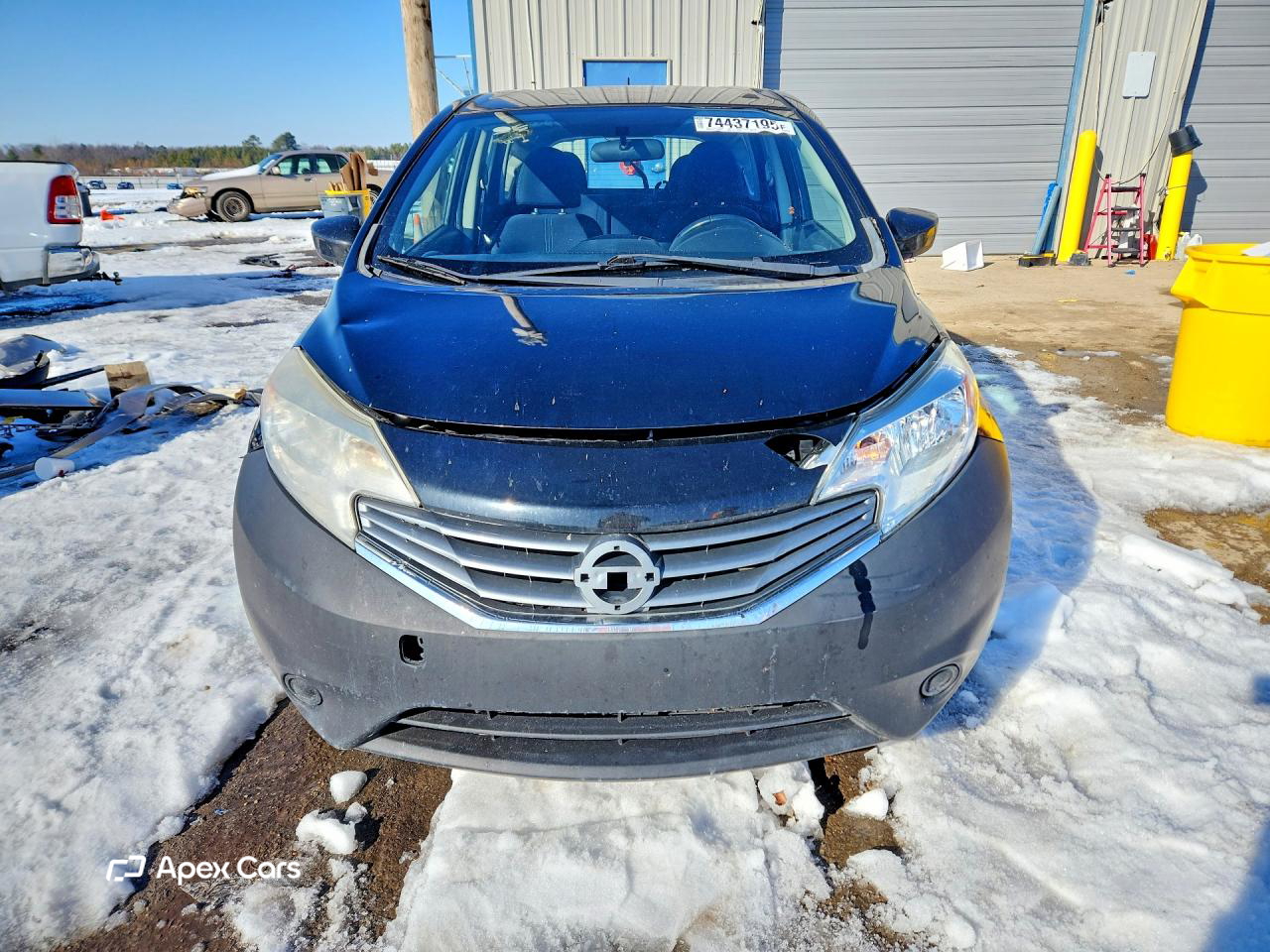 Nissan Versa 2015