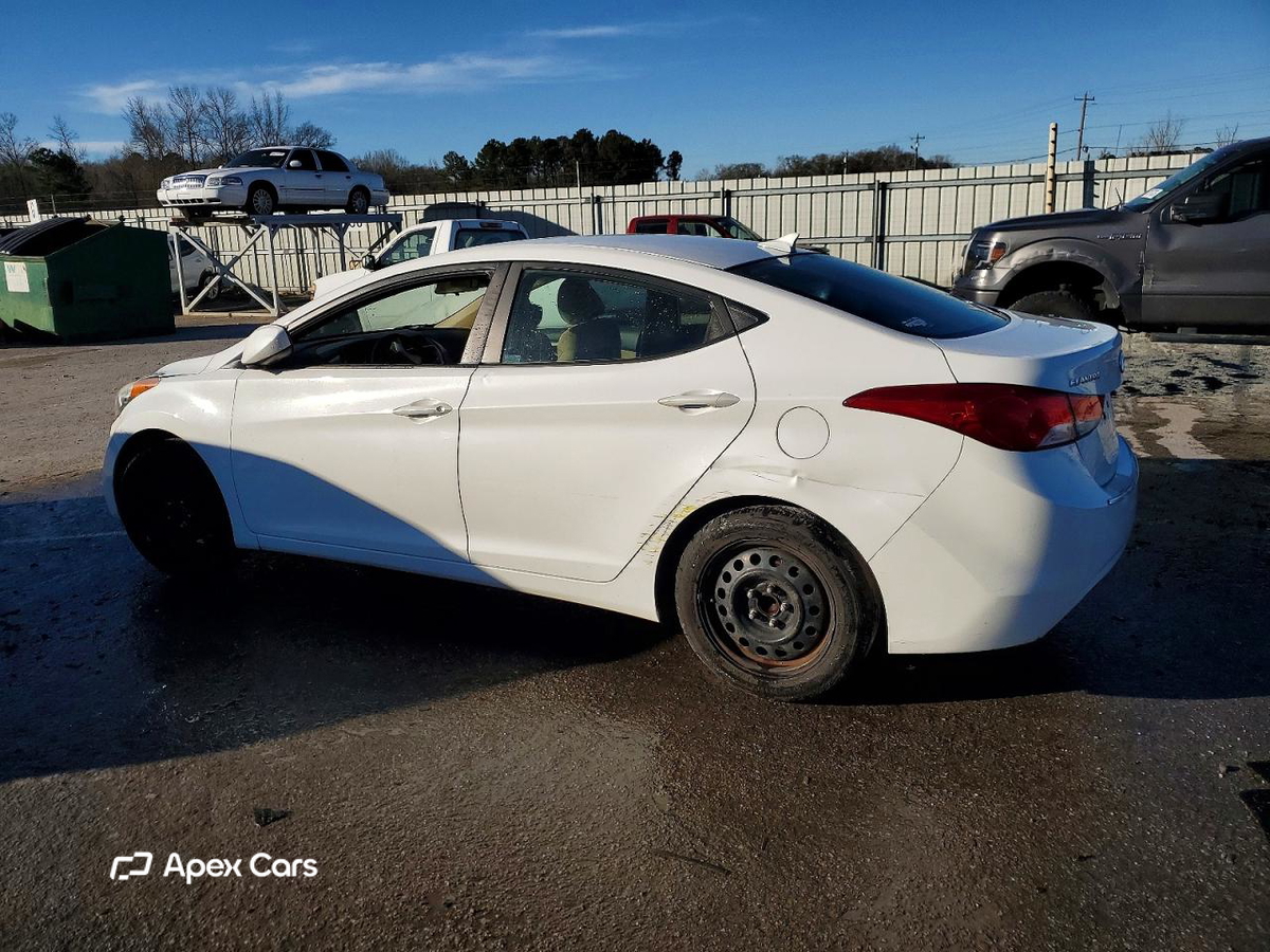 Hyundai Elantra 2012