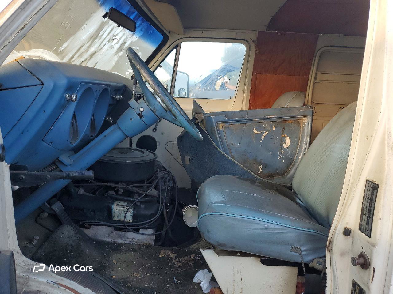 Dodge Caravan 1977