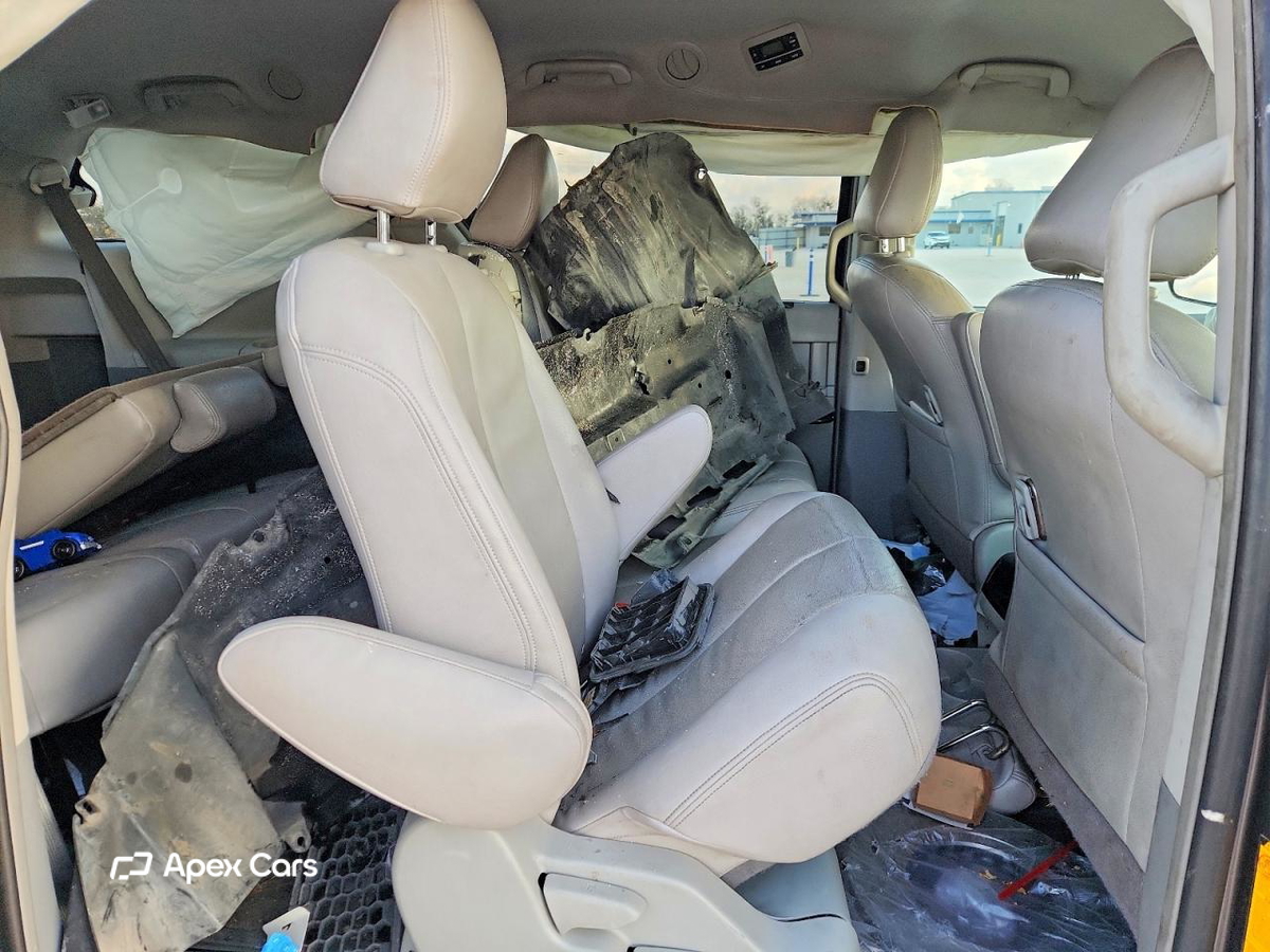 Toyota Sienna 2014