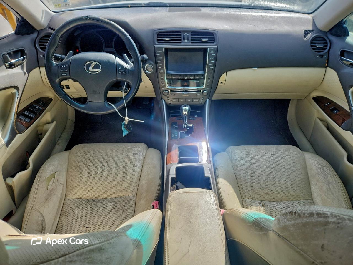 Lexus IS 2010
