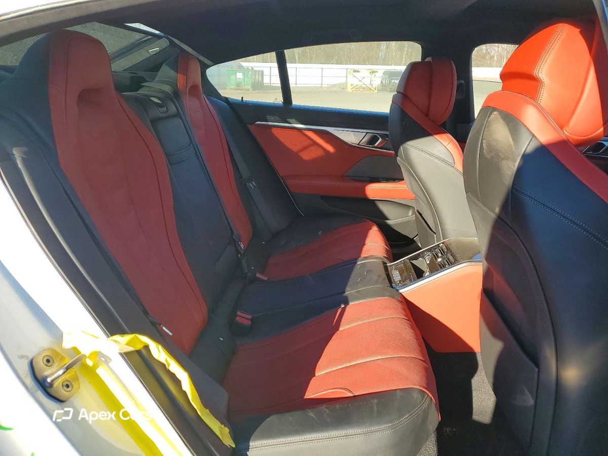 BMW M8 2023