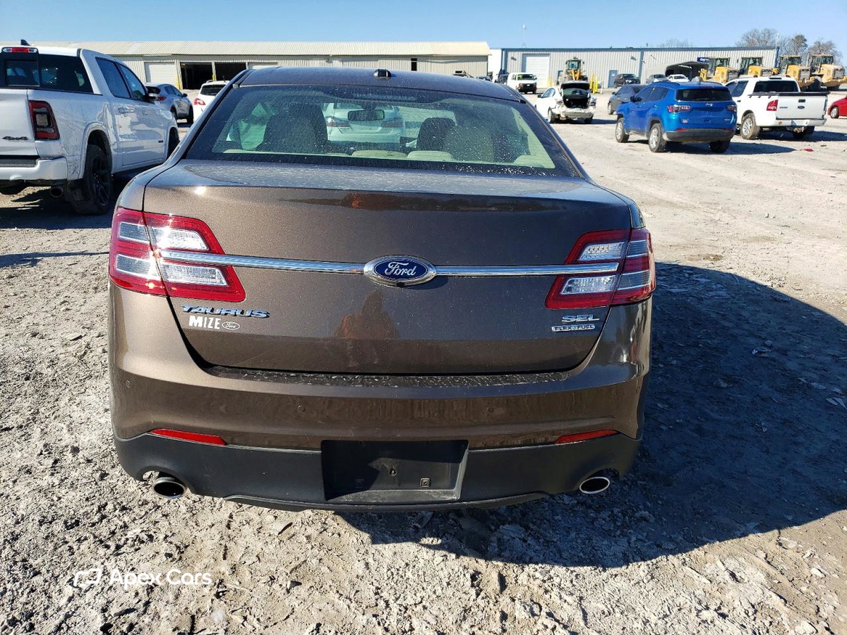Ford Taurus 2015