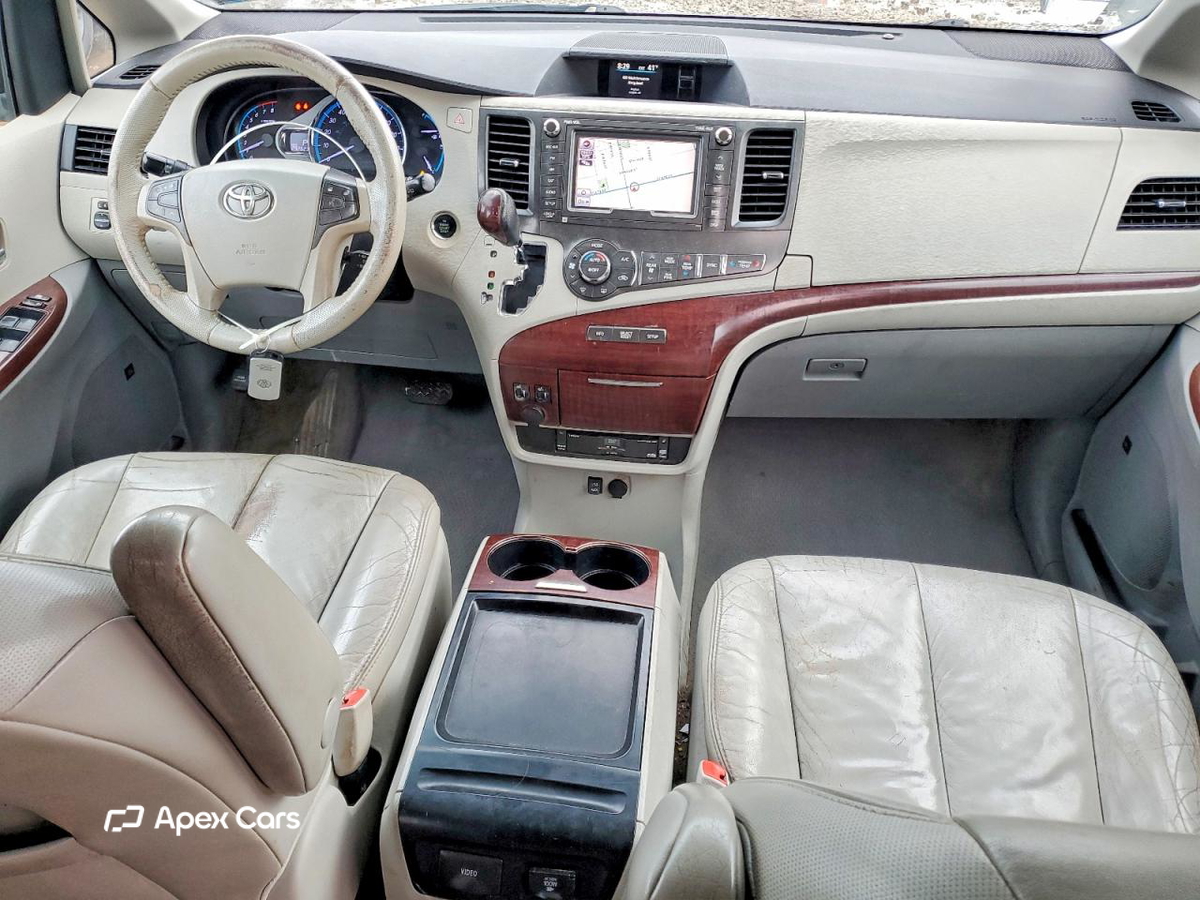 Toyota Sienna 2011