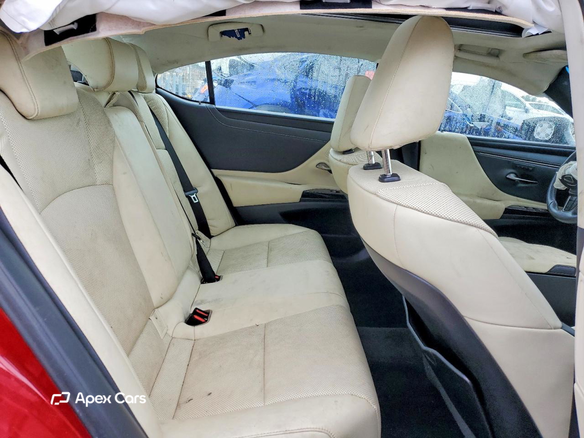 Lexus ES 2022