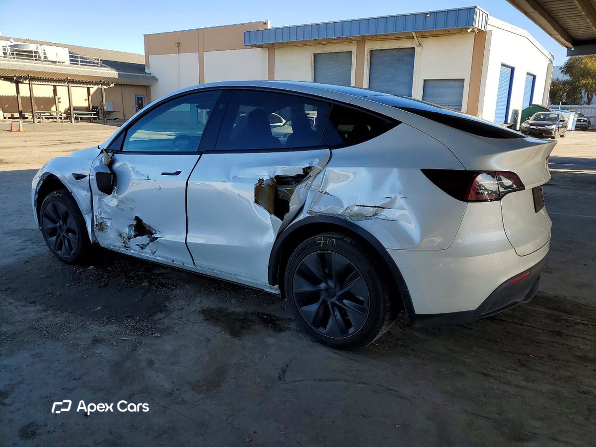 Tesla Model Y 2025