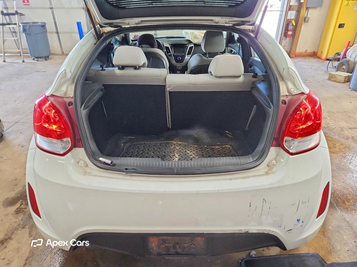 Hyundai Veloster 2013