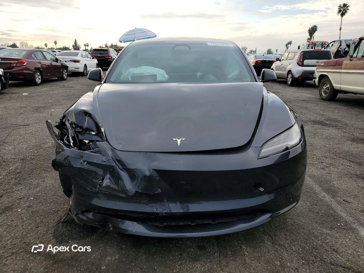 Tesla Model 3 2024