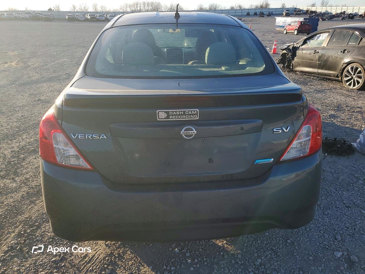 Nissan Versa 2016