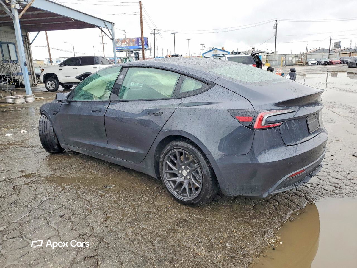 Tesla Model 3 2025