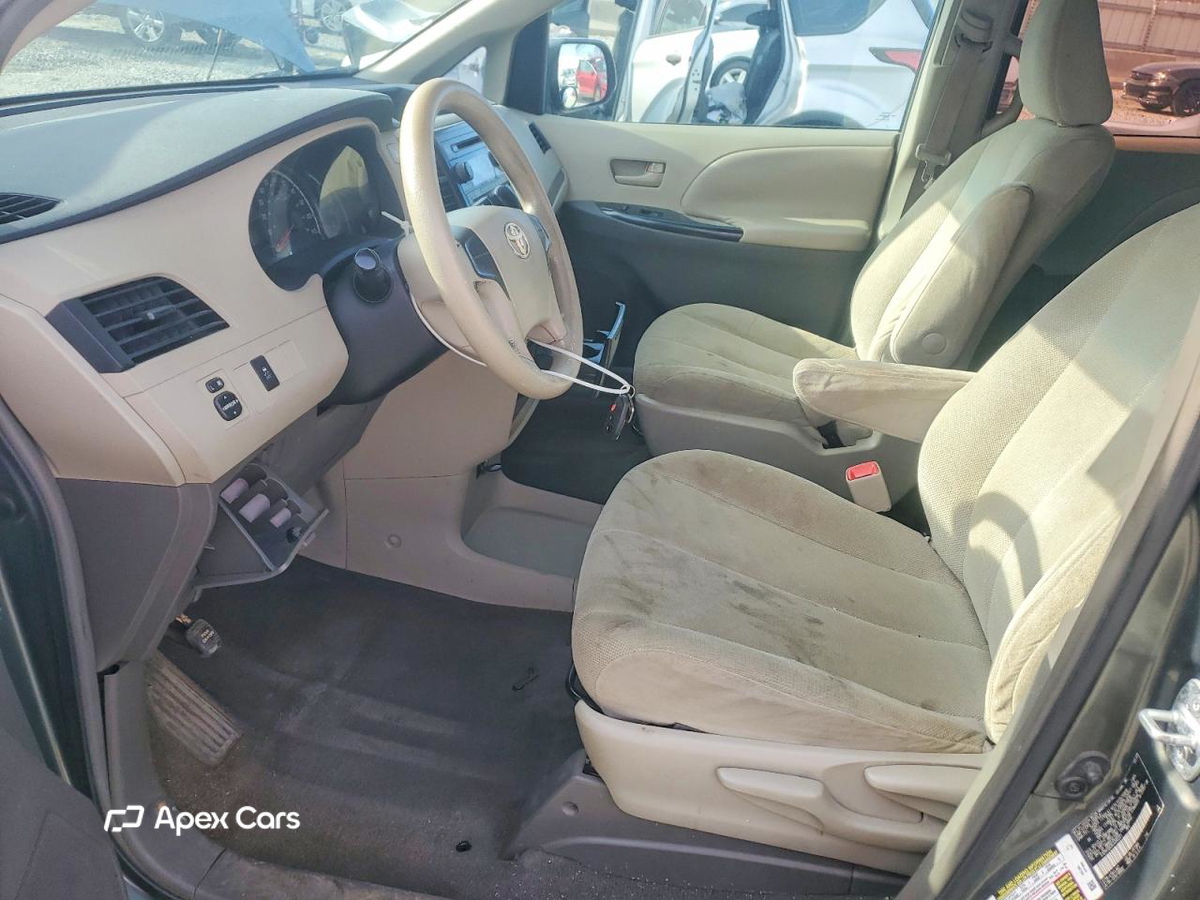 Toyota Sienna 2011