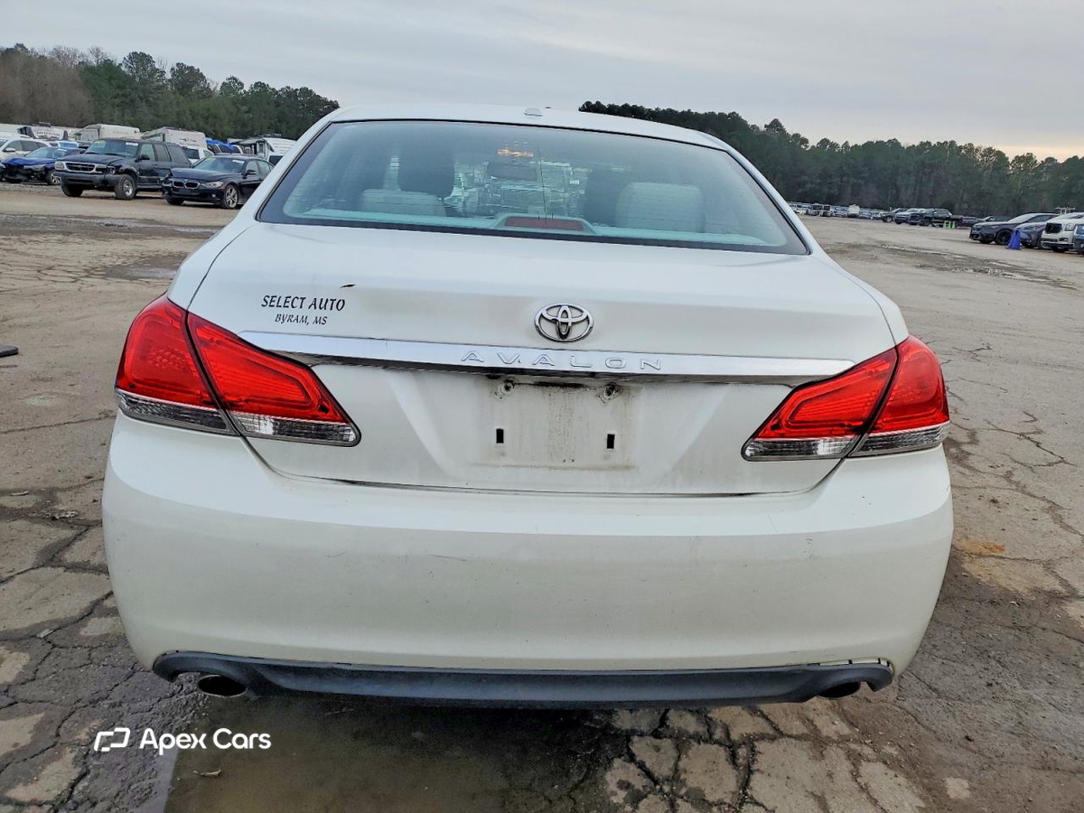 Toyota Avalon 2011