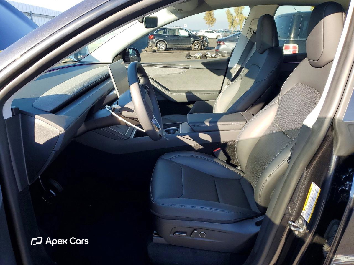 Tesla Model Y 2026