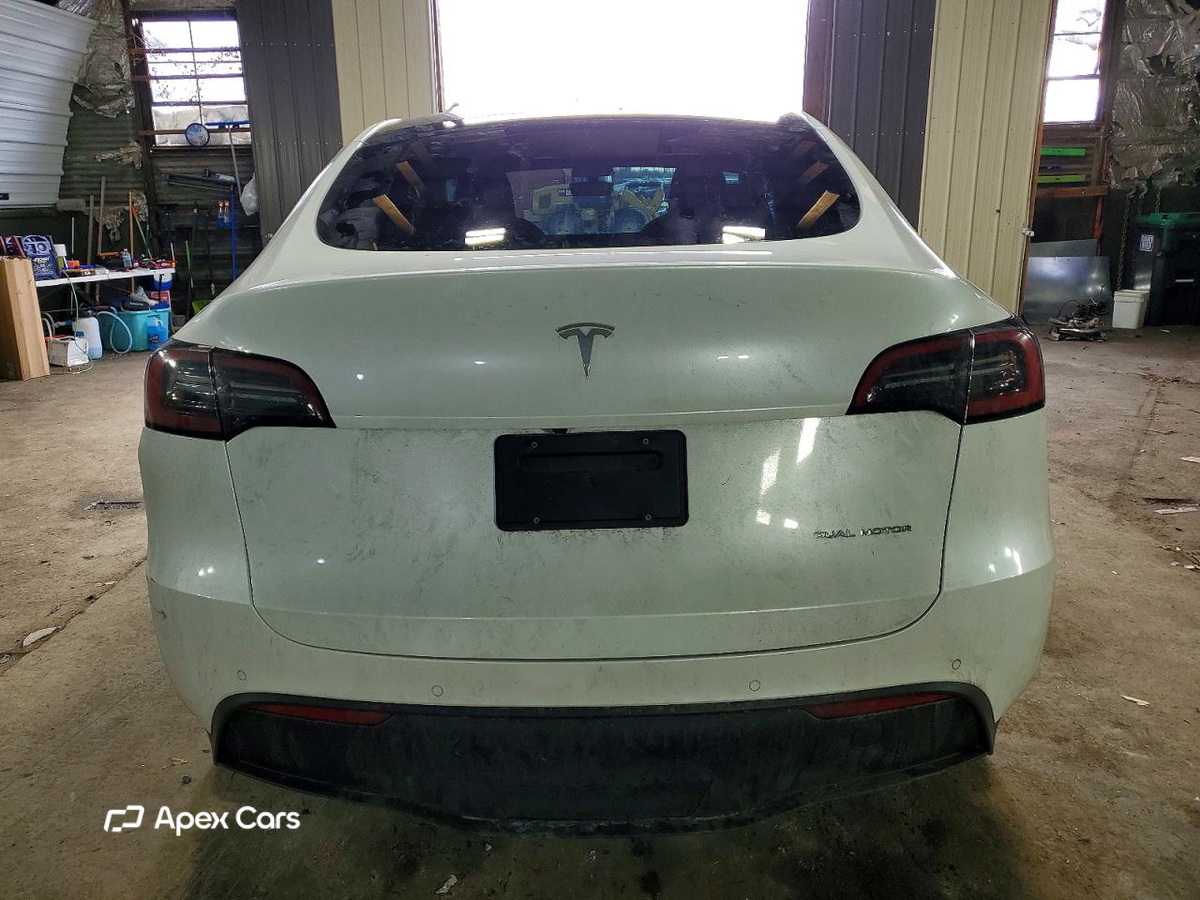 Tesla Model Y 2022