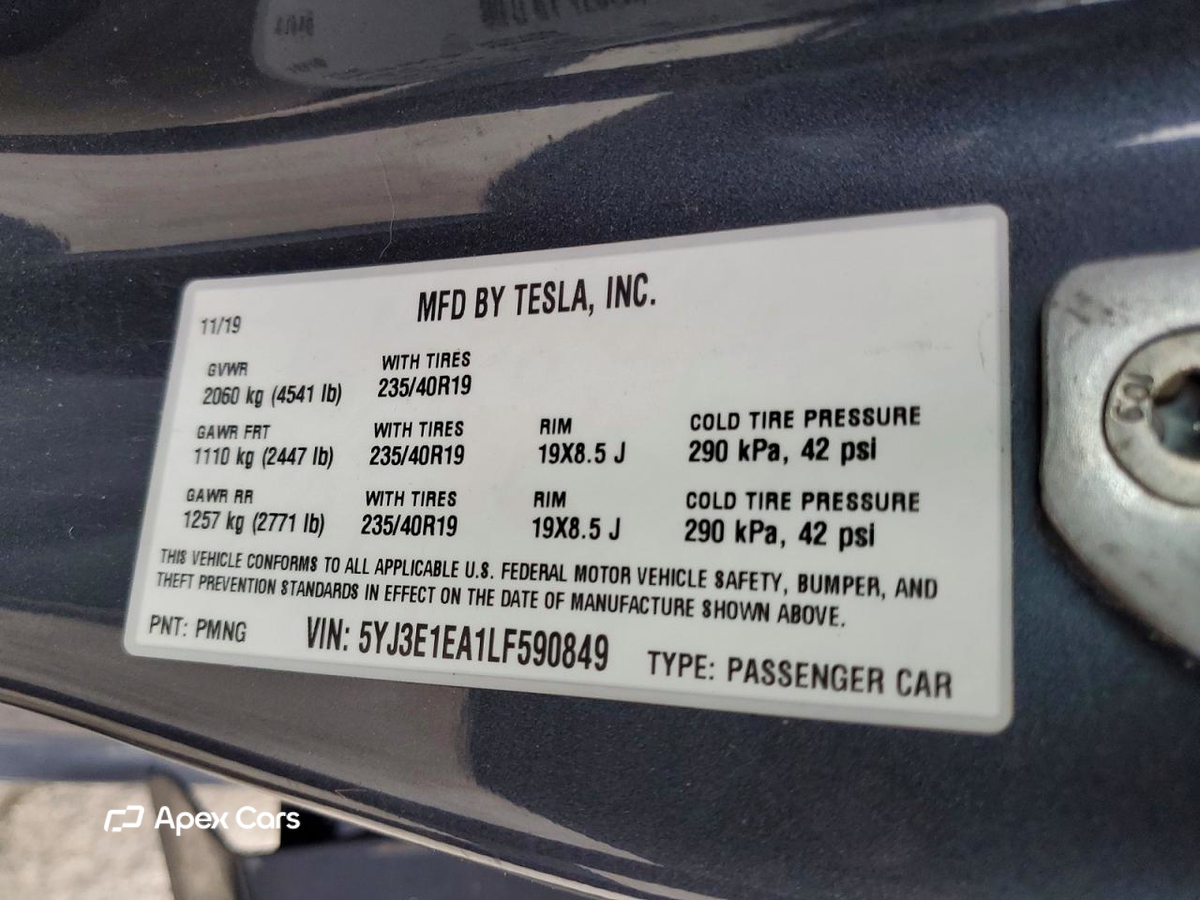Tesla Model 3 2020