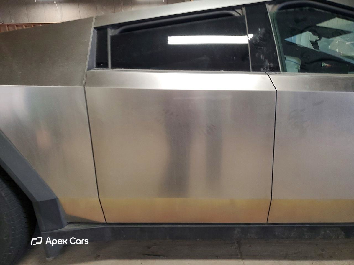 Tesla Cybertruck 2025