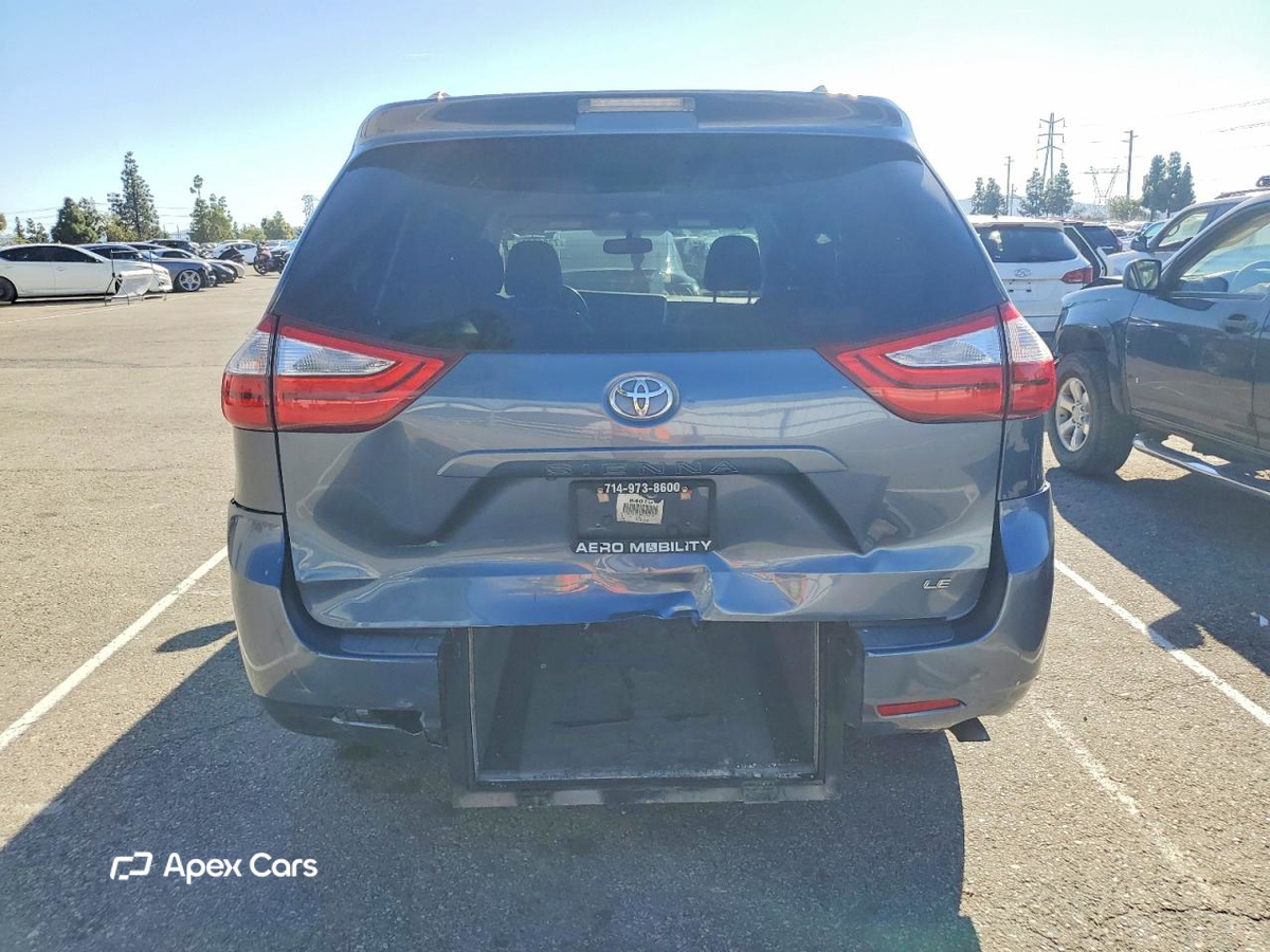 Toyota Sienna 2016