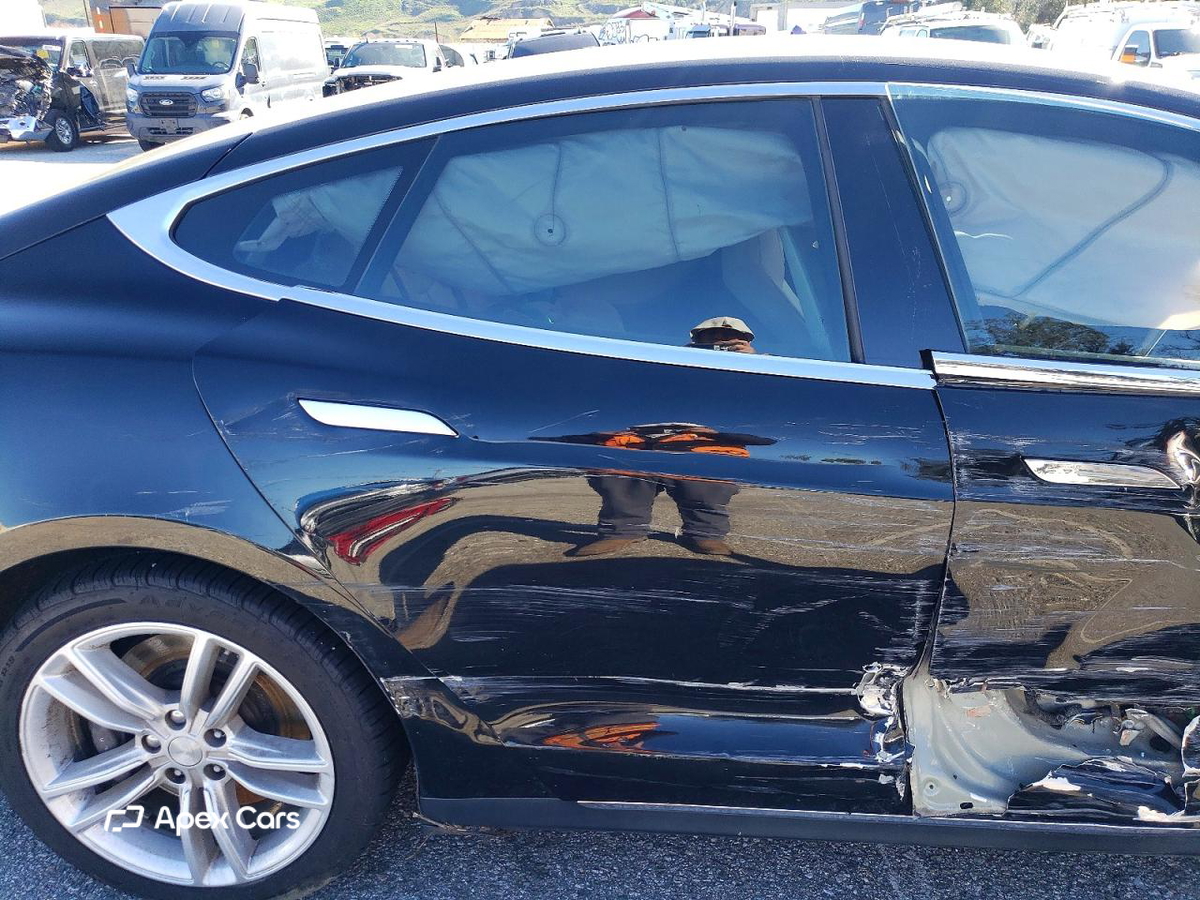 Tesla Model S 2012