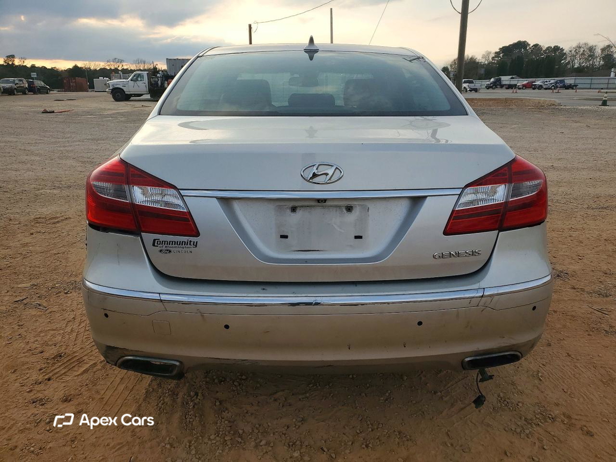 Hyundai Genesis 2012