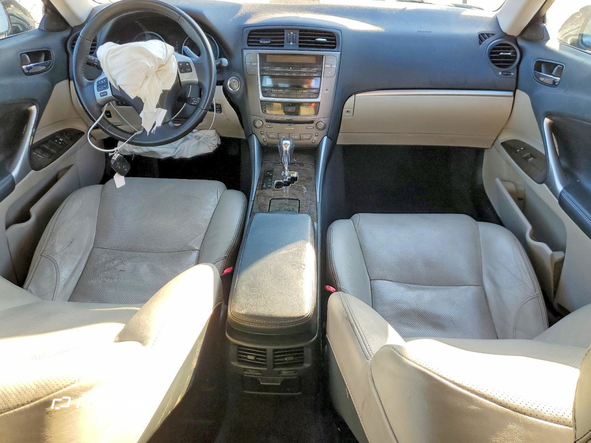 Lexus IS 2011