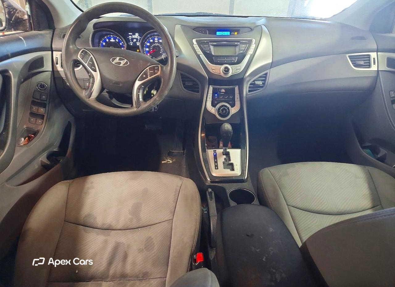 Hyundai Elantra 2012