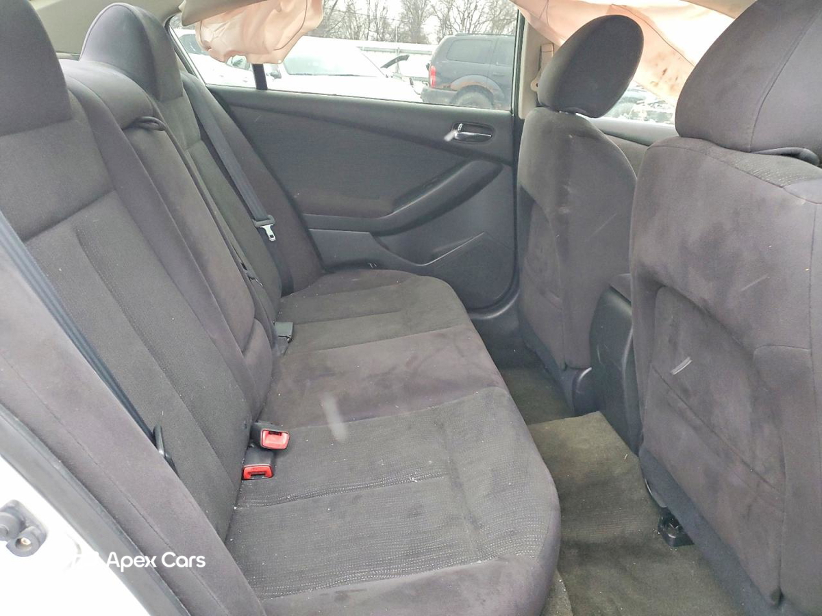 Nissan Altima 2012
