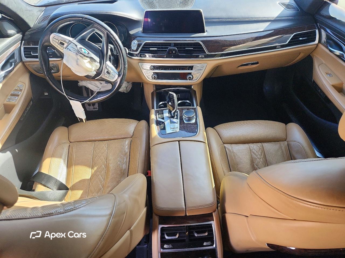 BMW Series 7 2016
