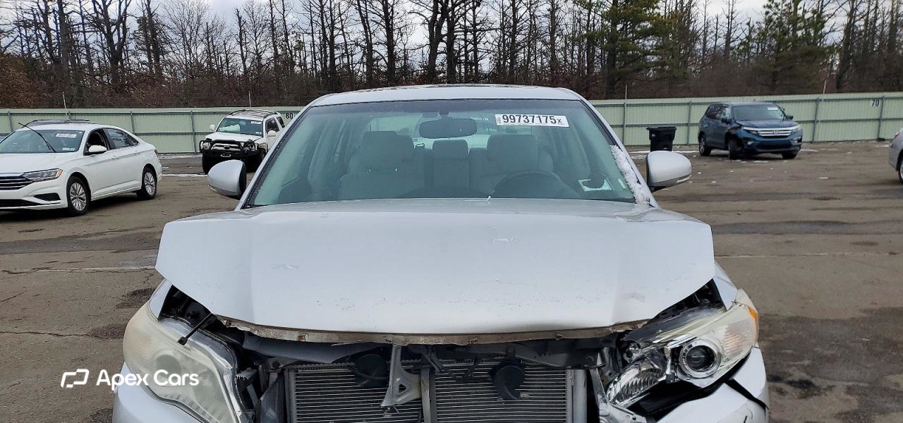Toyota Avalon 2011