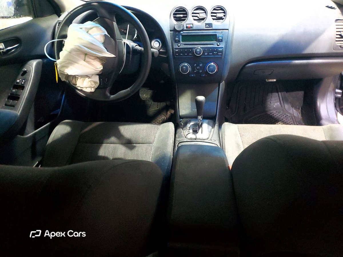 Nissan Altima 2010