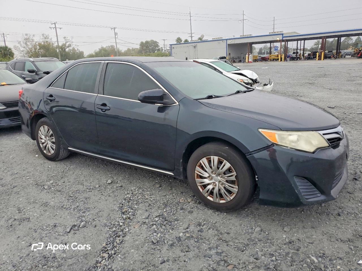 Toyota Camry 2012