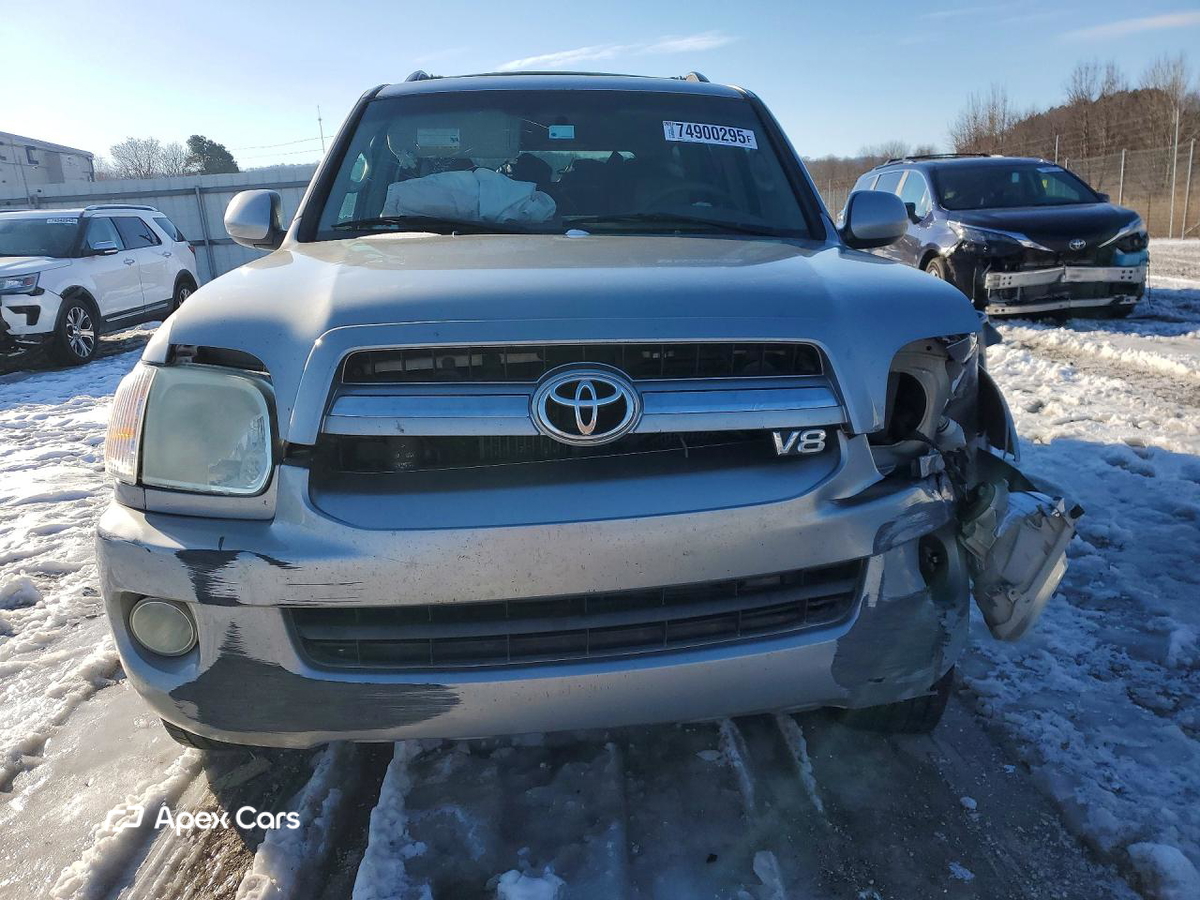 Toyota Sequoia 2005