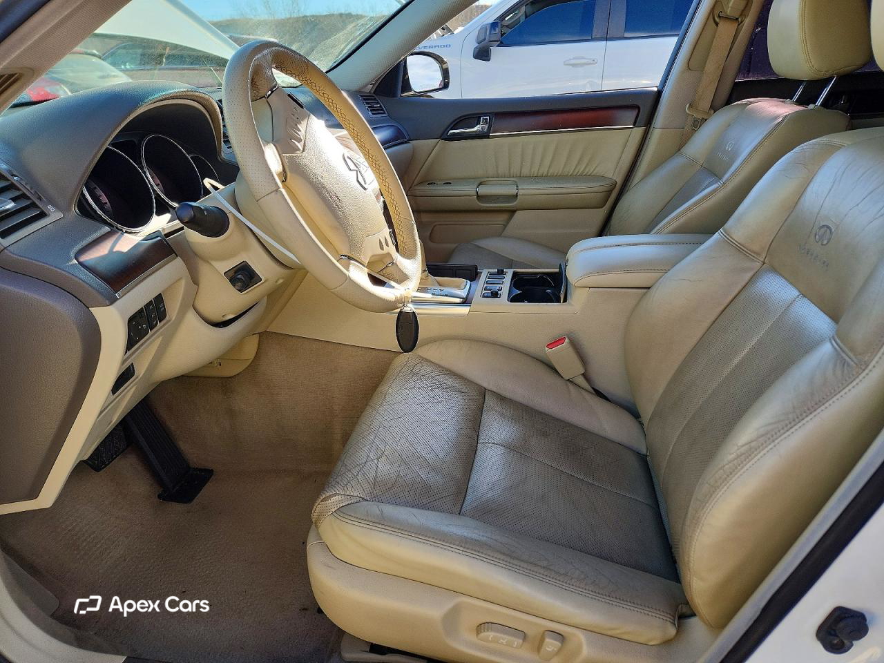 Infiniti M 2010