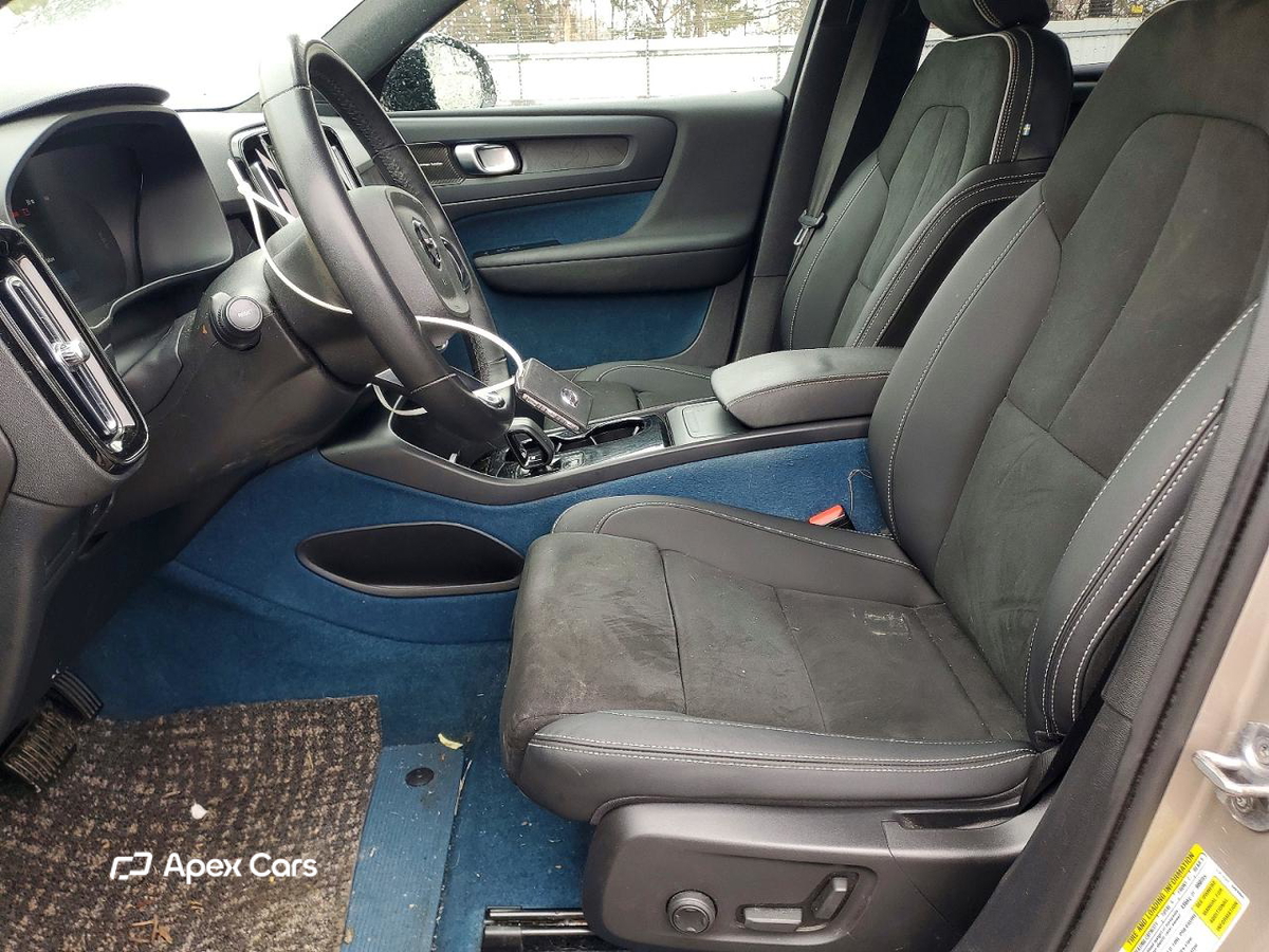 Volvo XC40 2023