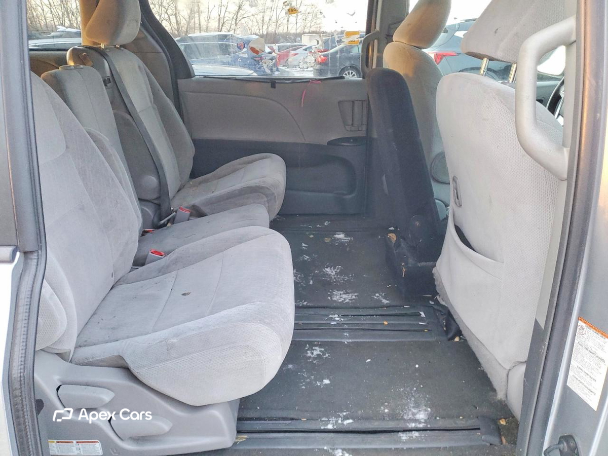 Toyota Sienna 2016