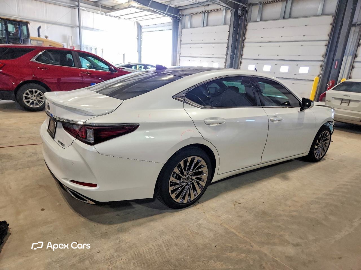Lexus ES 2025