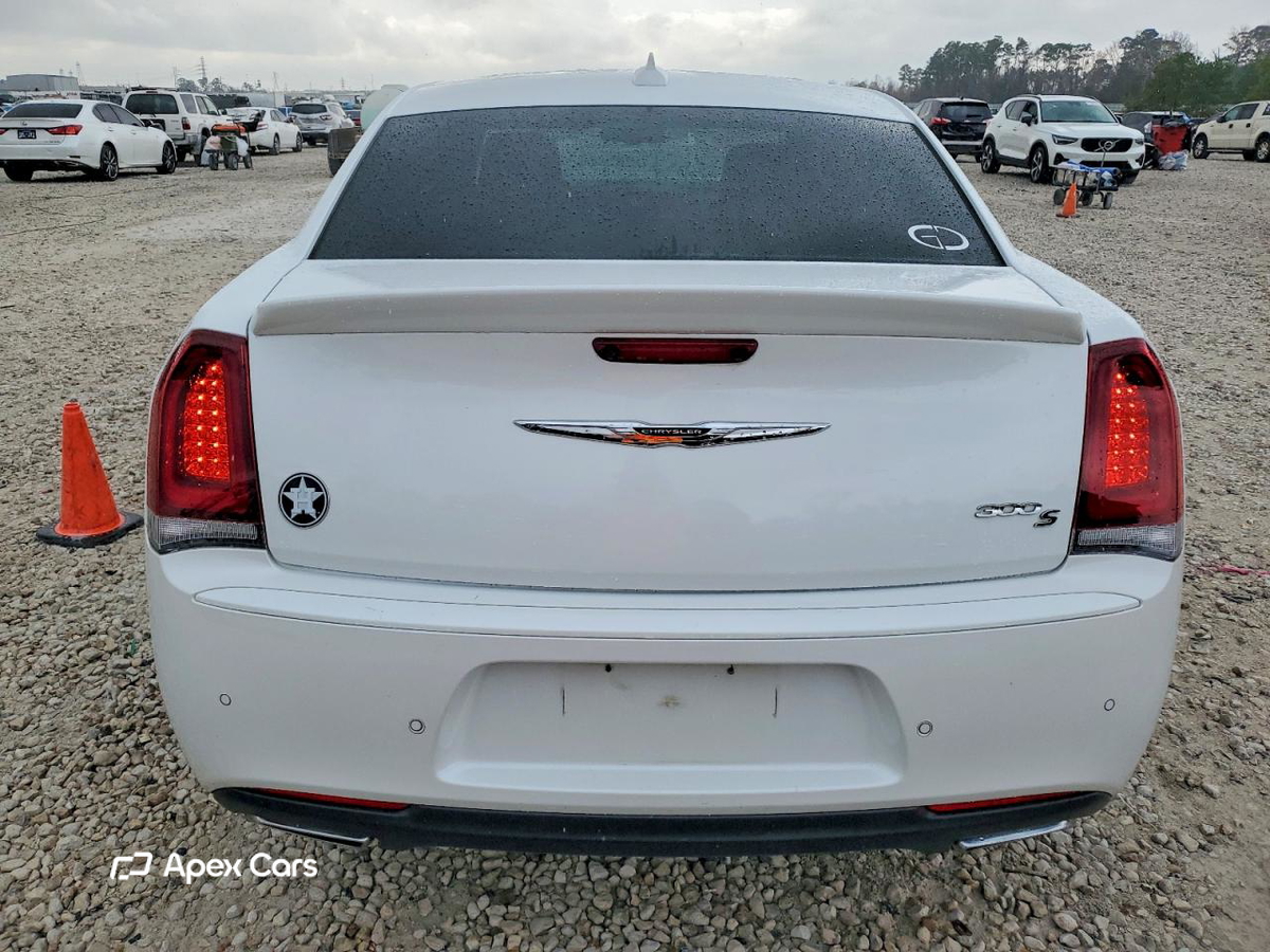 Chrysler 300 2016