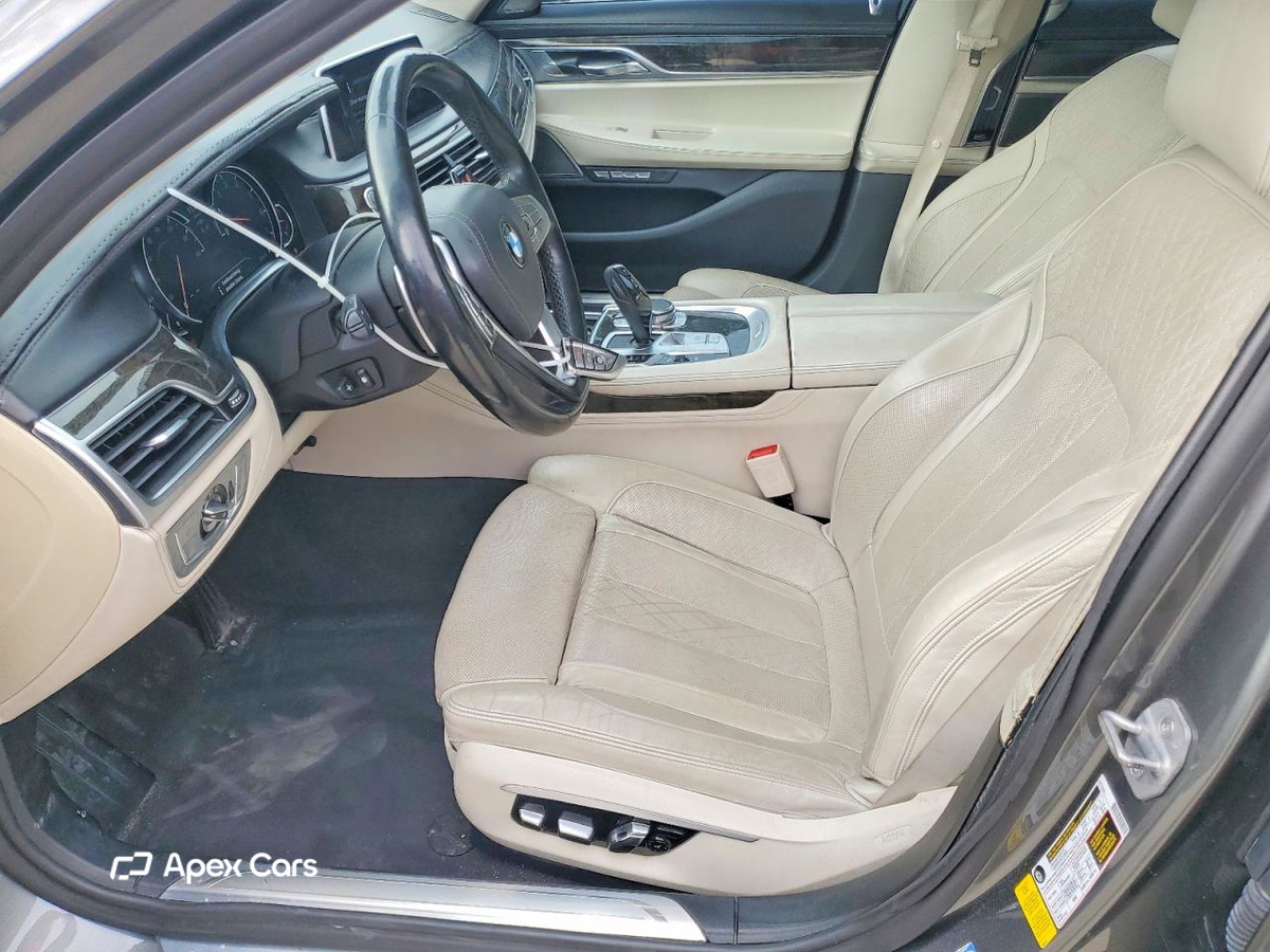 BMW Series 7 2016
