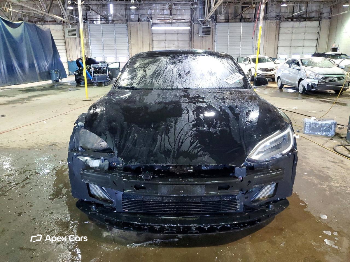 Tesla Model S 2016