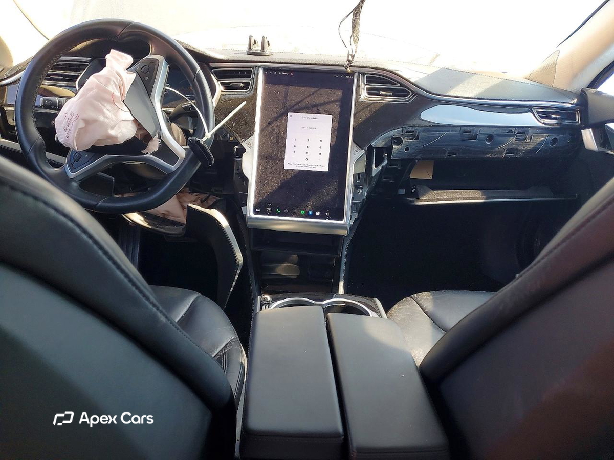 Tesla Model S 2015