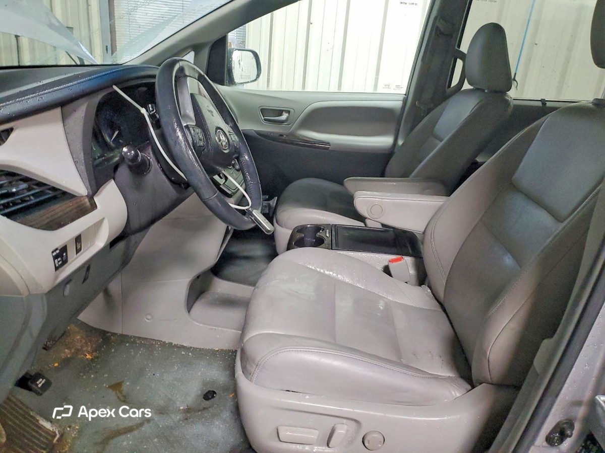 Toyota Sienna 2015