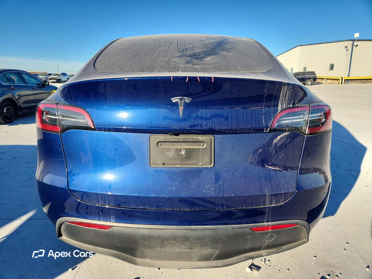 Tesla Model Y 2024